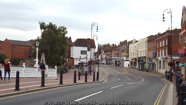 Tonbridge High Street. The town, not a labelled photograph of Jel’s Cafe.